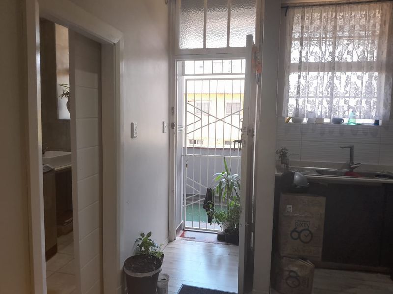 Neat  Apartment - Photo 9