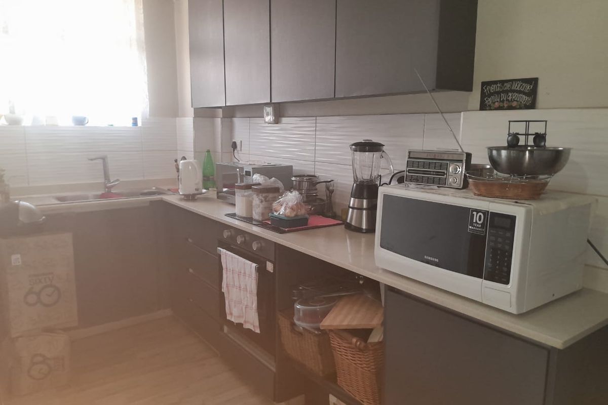 Neat  Apartment - Photo 5