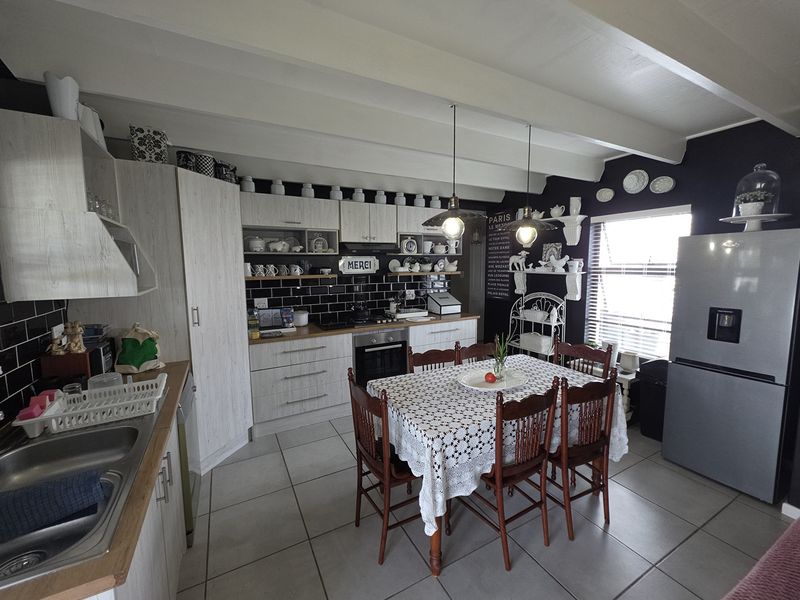 Your Idyllic Seaside Escape in Struisbaai - Photo 4