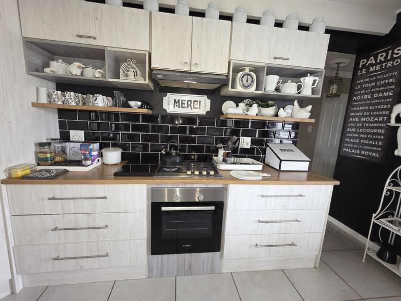 Your Idyllic Seaside Escape in Struisbaai - Photo 6