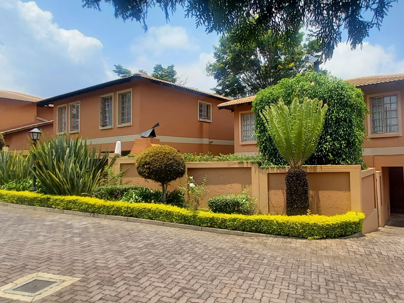 Elegant, Secure Living in Sterrewag – A Beautiful Townhouse Designed for Family Life” - Photo 2