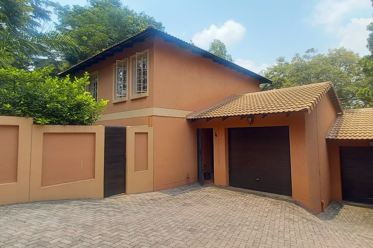 Elegant, Secure Living in Sterrewag – A Beautiful Townhouse Designed for Family Life” - Photo 3