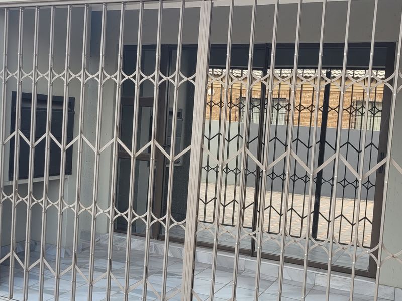 Two Houses For The Price of One! - Photo 7