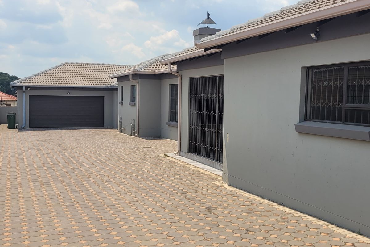 Two Houses For The Price of One! - Photo 4