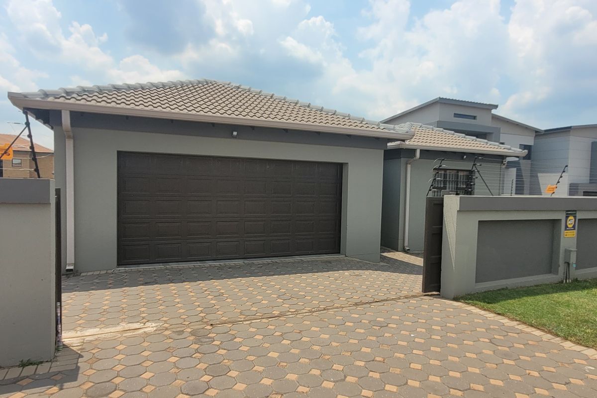 Two Houses For The Price of One! - Photo 2