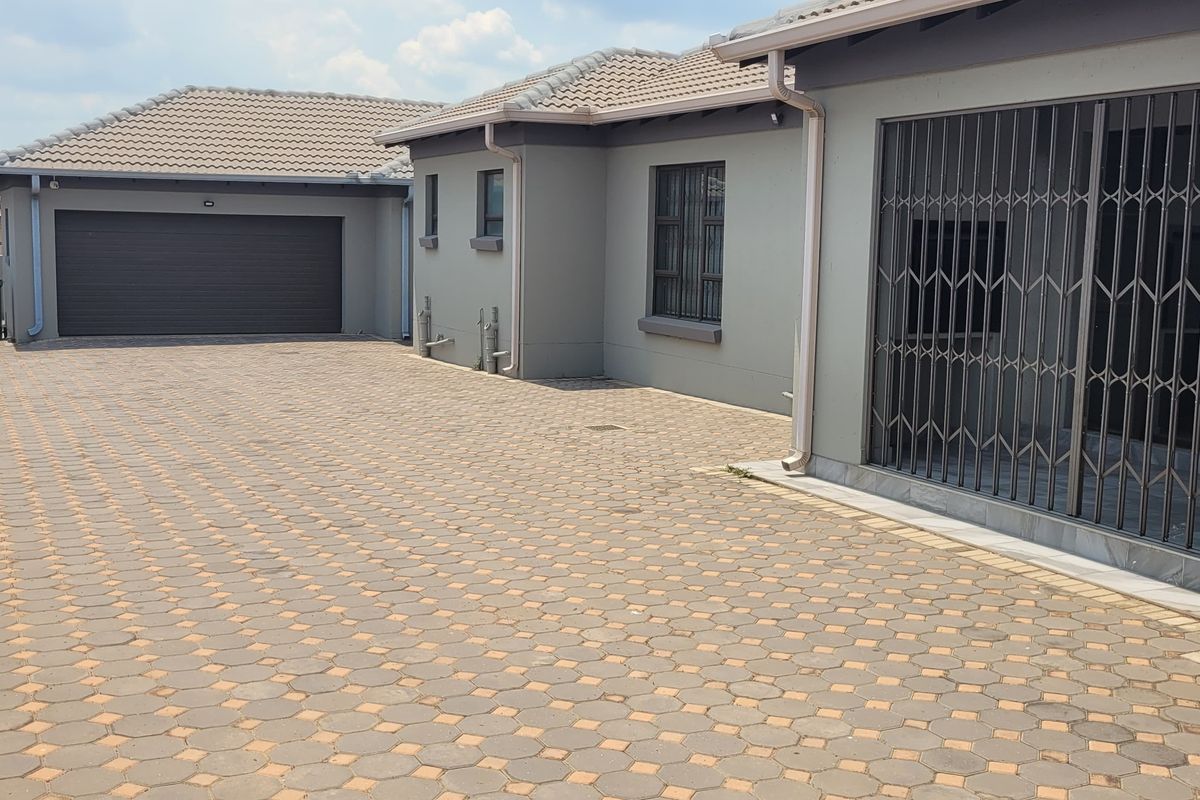 Two Houses For The Price of One! - Photo 5