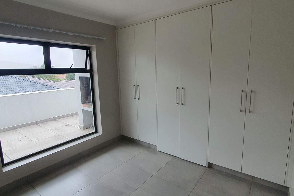 Stylish 2-Bedroom Apartment in Bodorp, George - Photo 4