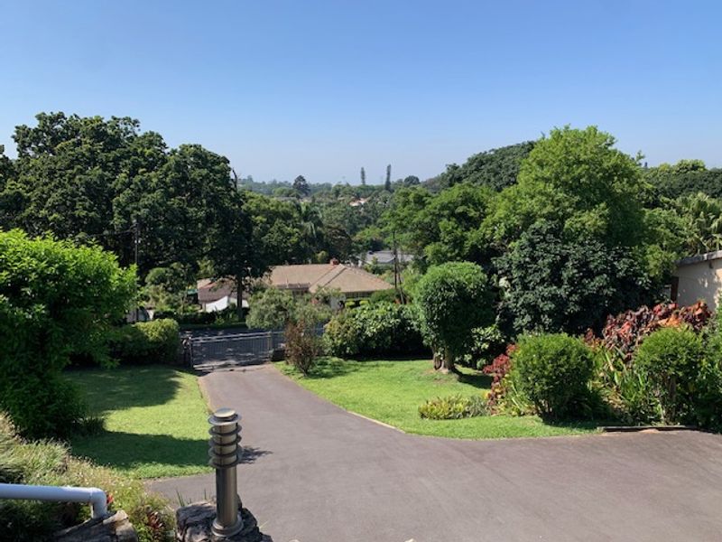 A great find in a perfect location! - Photo 4