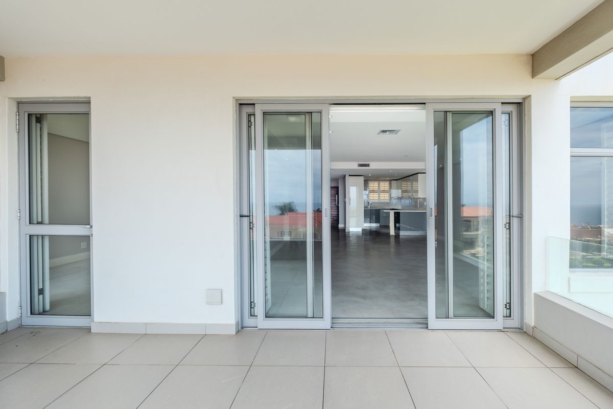 Modern Sea View 2 bedroom 2 bathroom Apartment in Secure Umhlanga Rocks Complex - Photo 3