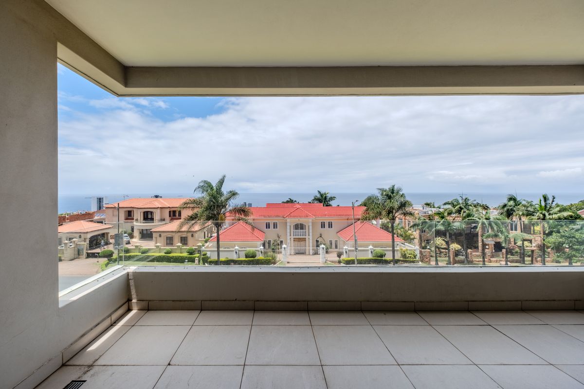Modern Sea View 2 bedroom 2 bathroom Apartment in Secure Umhlanga Rocks Complex - Photo 2