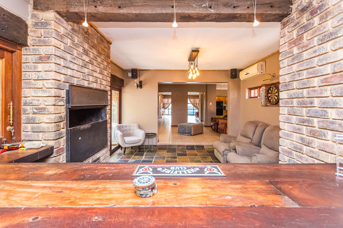4 Bedroom Family home plus study for sale in Lyttelton - Photo 3