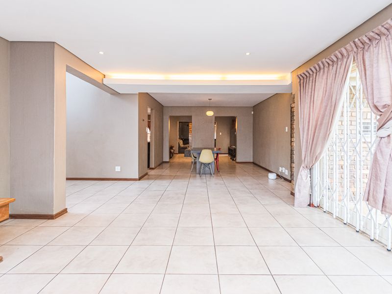 4 Bedroom Family home plus study for sale in Lyttelton - Photo 5