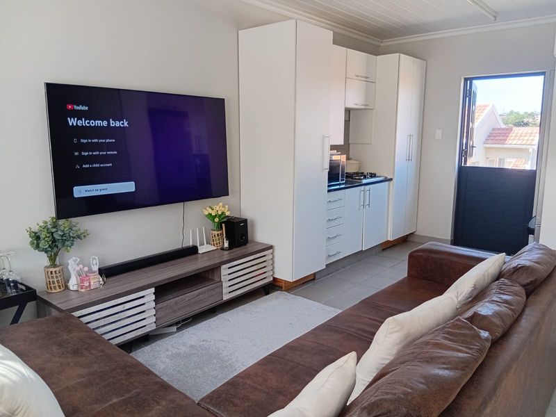 Secure 3 Bedroom Stand alone House - Photo 3