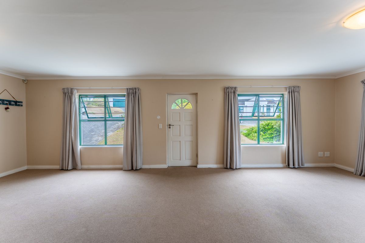 Retire, Relax or Holiday: A Versatile Gem in St Francis Bay - Photo 2