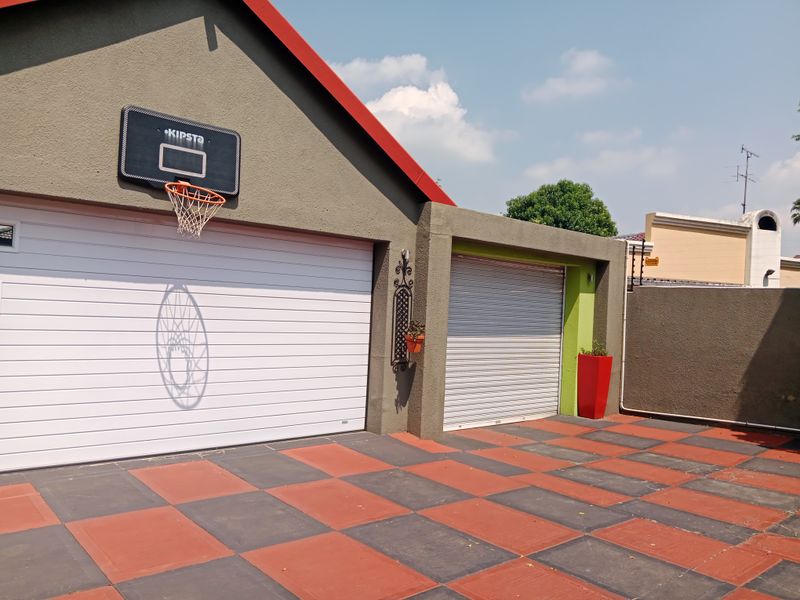 4 Bedrooms 2 Bathrooms Brackendowns Alberton - Photo 5