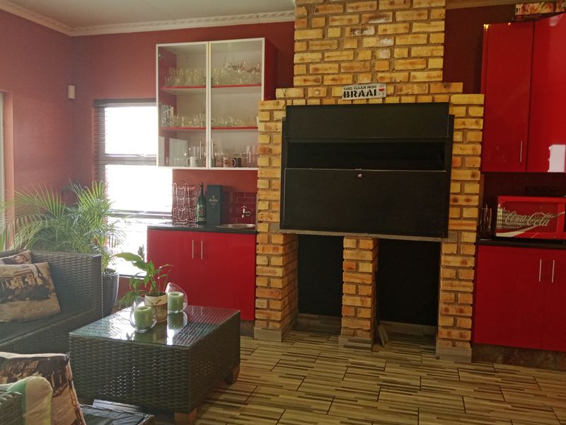 4 Bedrooms 2 Bathrooms Brackendowns Alberton - Photo 9