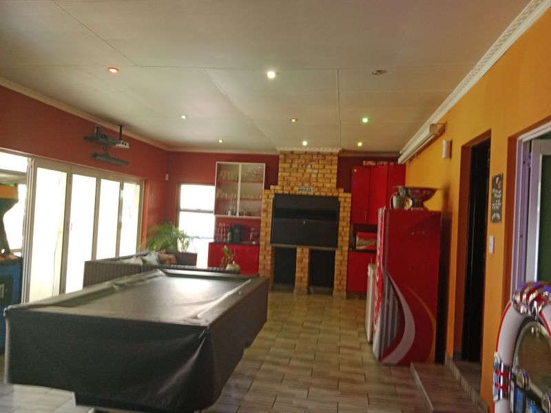 4 Bedrooms 2 Bathrooms Brackendowns Alberton - Photo 8