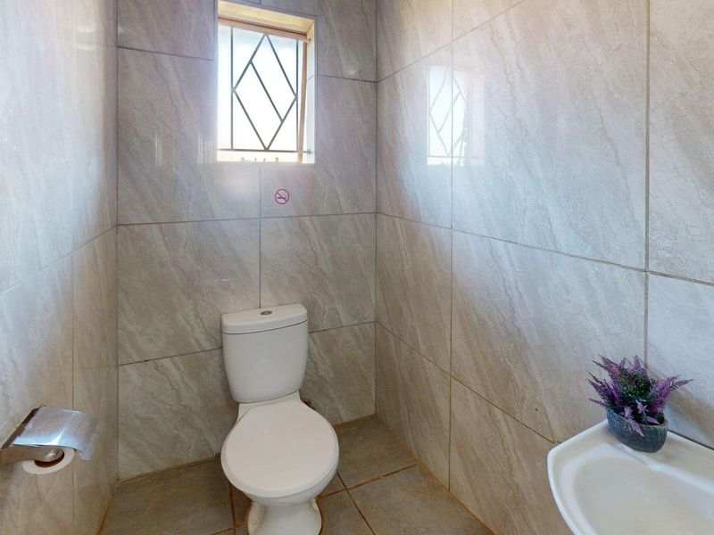 A well-finished family home that makes smart use of its space. - Photo 9