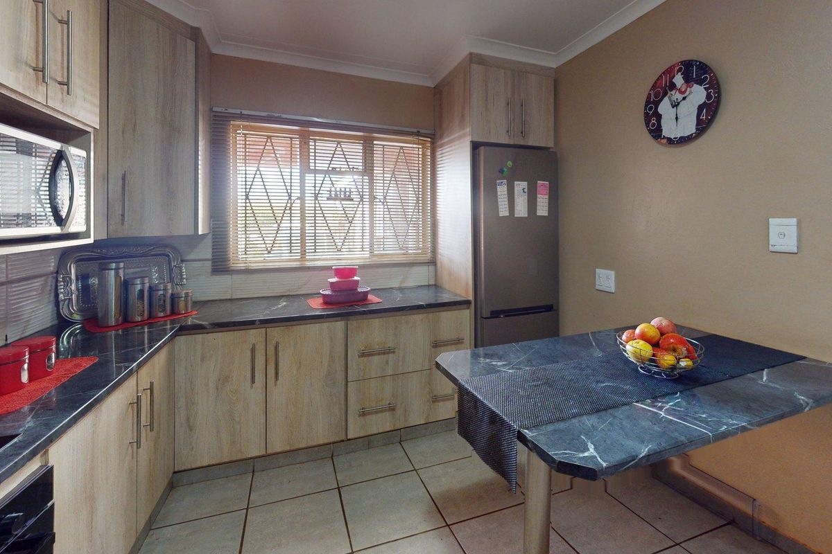 A well-finished family home that makes smart use of its space. - Photo 4