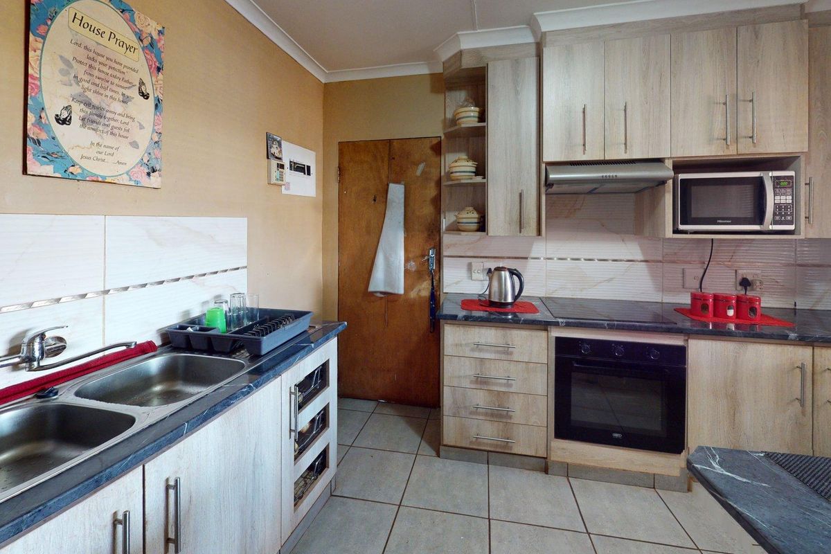 A well-finished family home that makes smart use of its space. - Photo 5