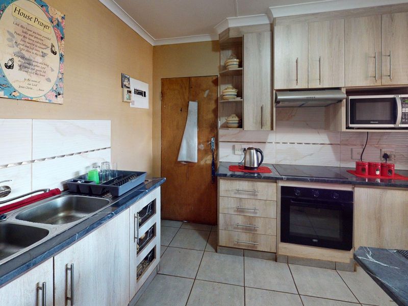 A well-finished family home that makes smart use of its space. - Photo 5