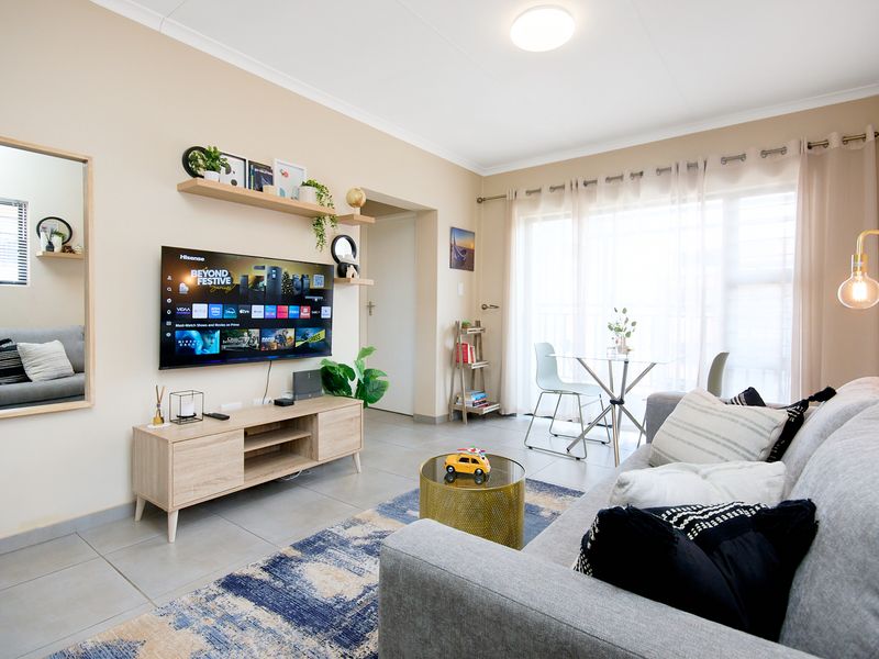 2 Bed 2 Bath Modern Unit on 2nd Floor - Photo 2