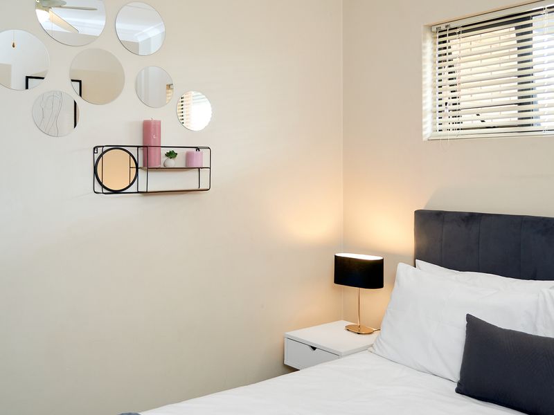 2 Bed 2 Bath Modern Unit on 2nd Floor - Photo 8