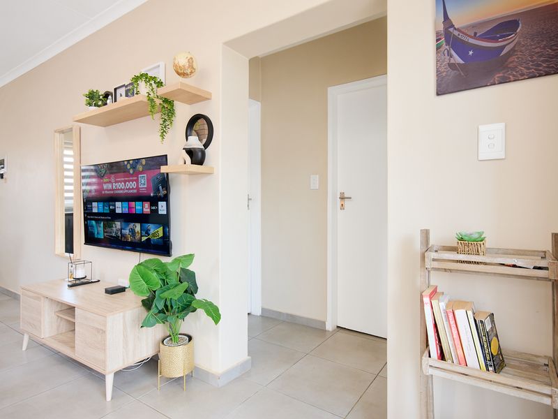 2 Bed 2 Bath Modern Unit on 2nd Floor - Photo 7