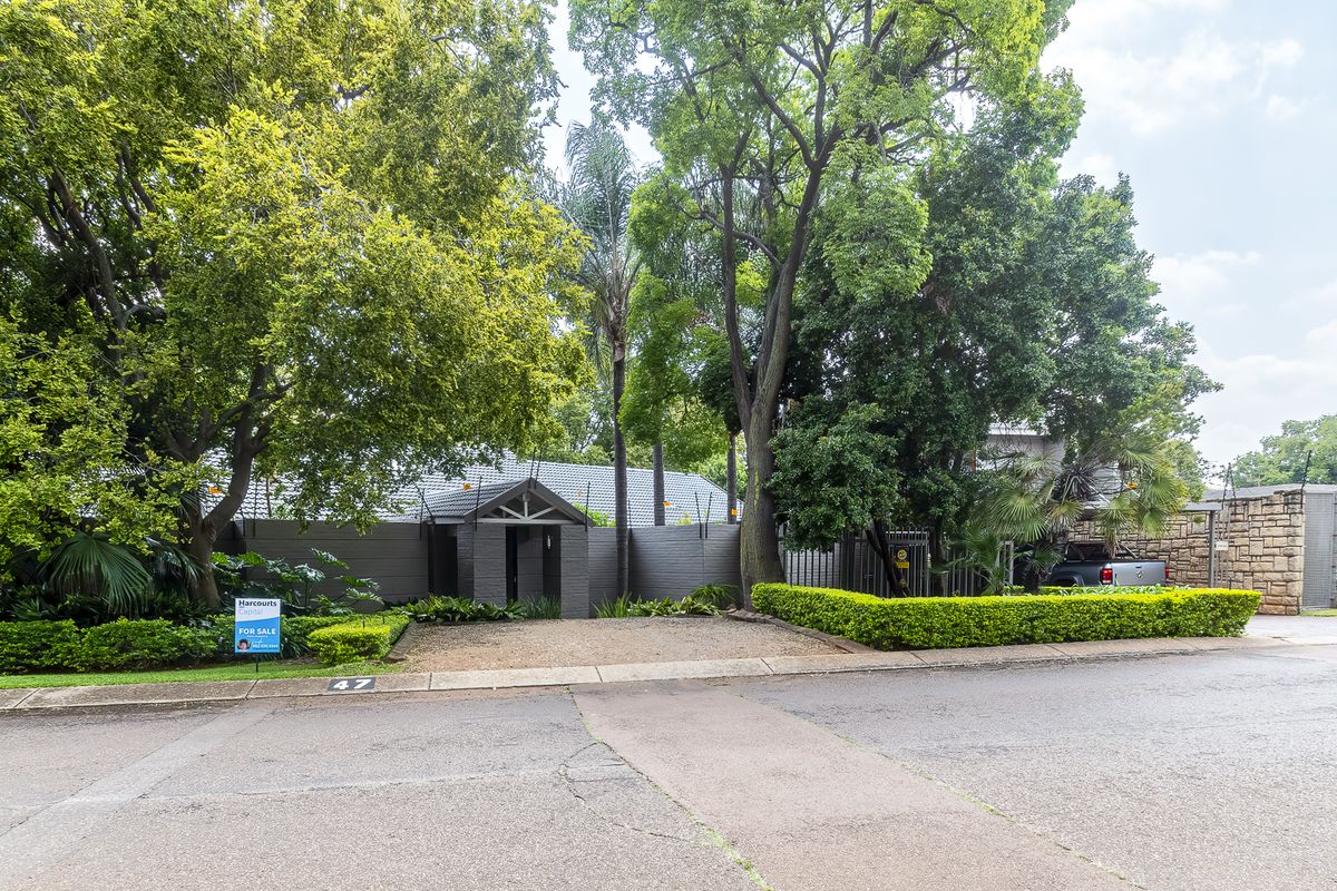 A Perfect Blend of Luxury and Functionality - Photo 2