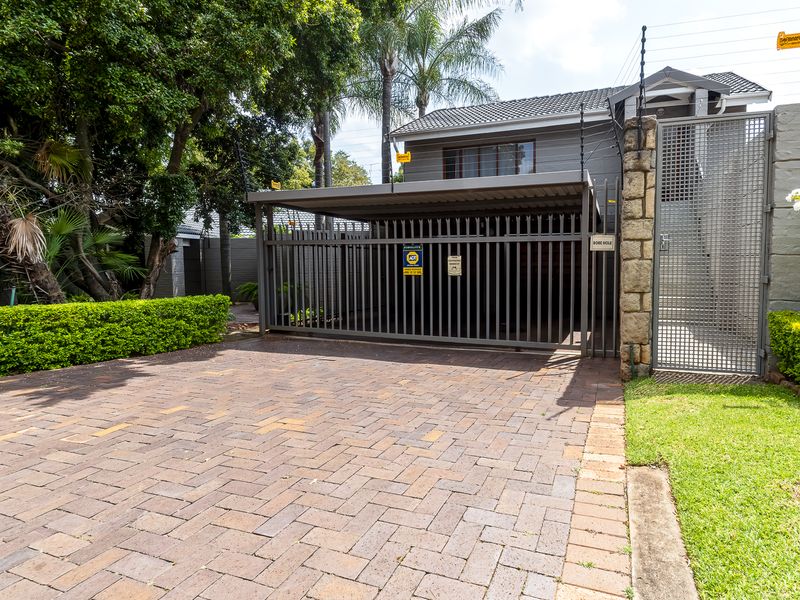 A Perfect Blend of Luxury and Functionality - Photo 4