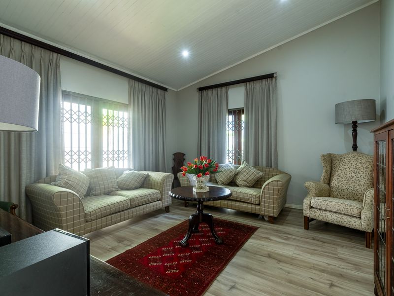 A Perfect Blend of Luxury and Functionality - Photo 9