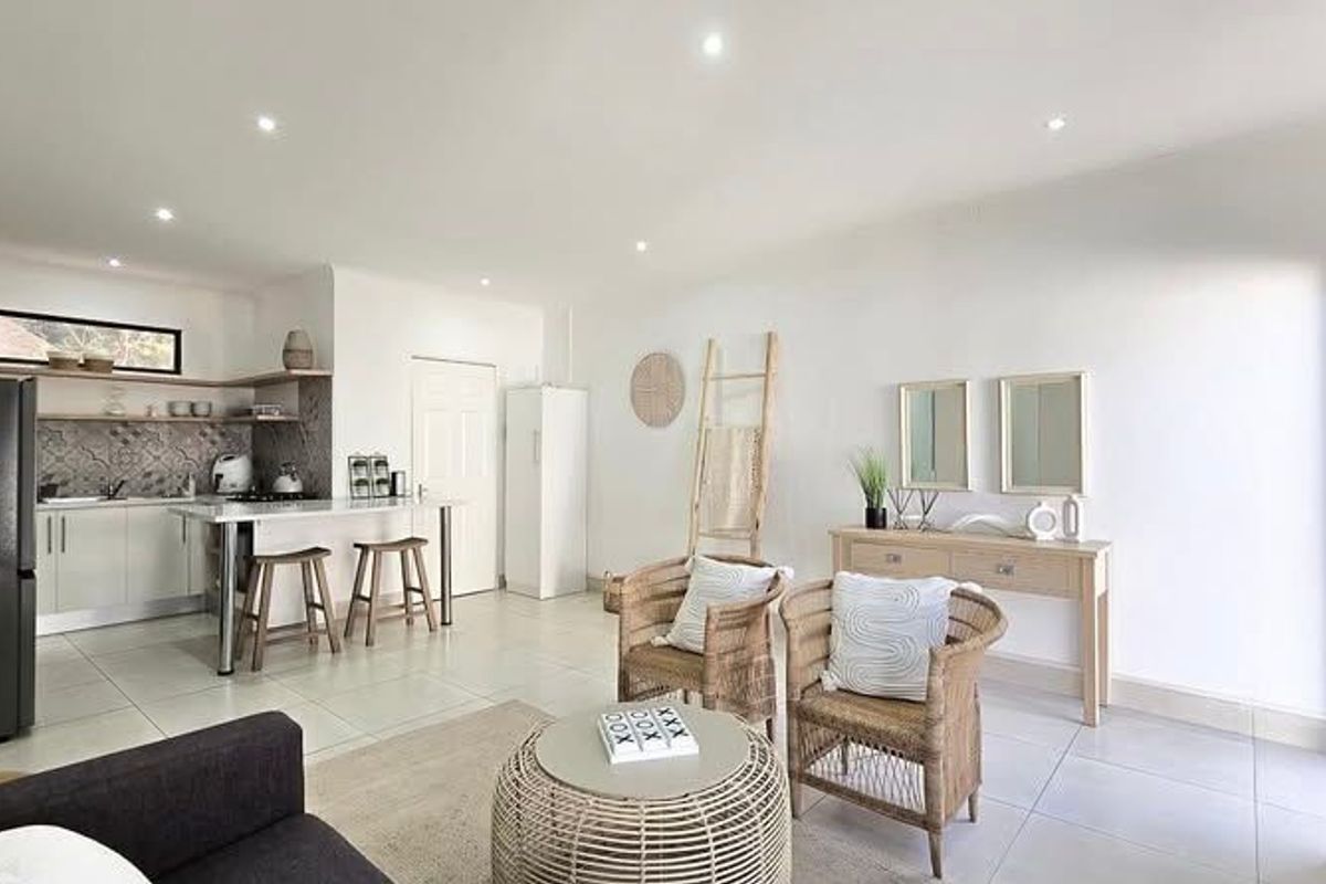 Beautiful Furnished river view 2-Bedroom Apartment to let! - Photo 2