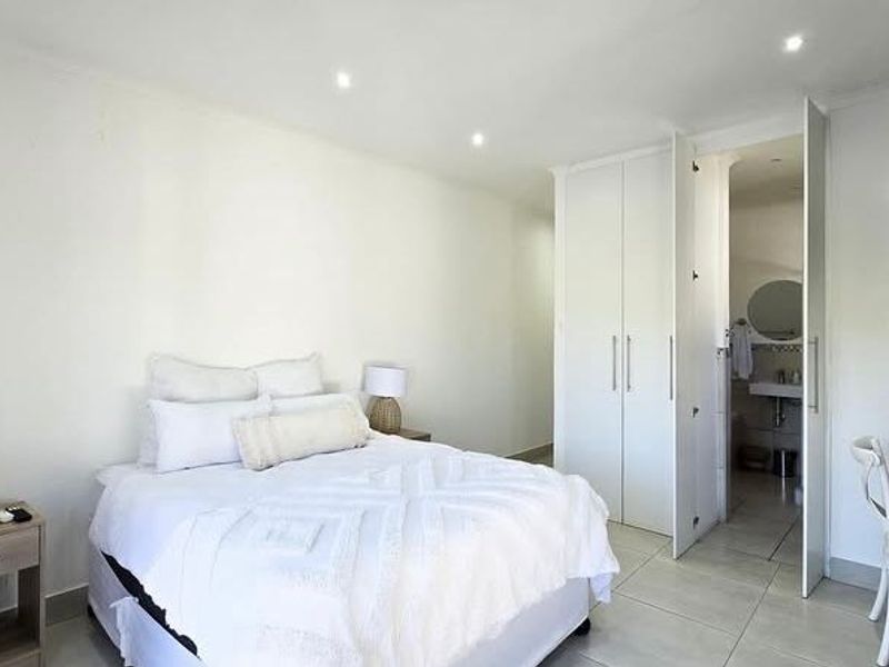 Beautiful Furnished river view 2-Bedroom Apartment to let! - Photo 7