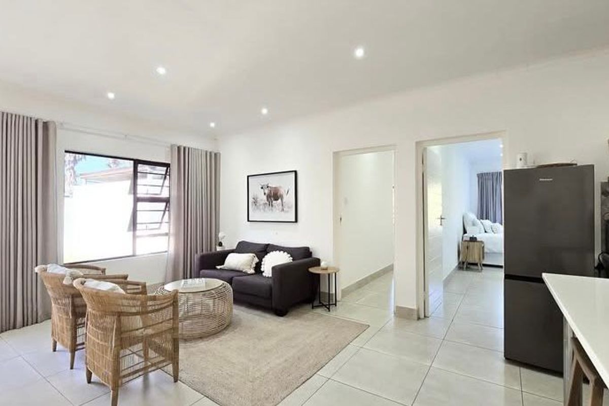 Beautiful Furnished river view 2-Bedroom Apartment to let! - Photo 4