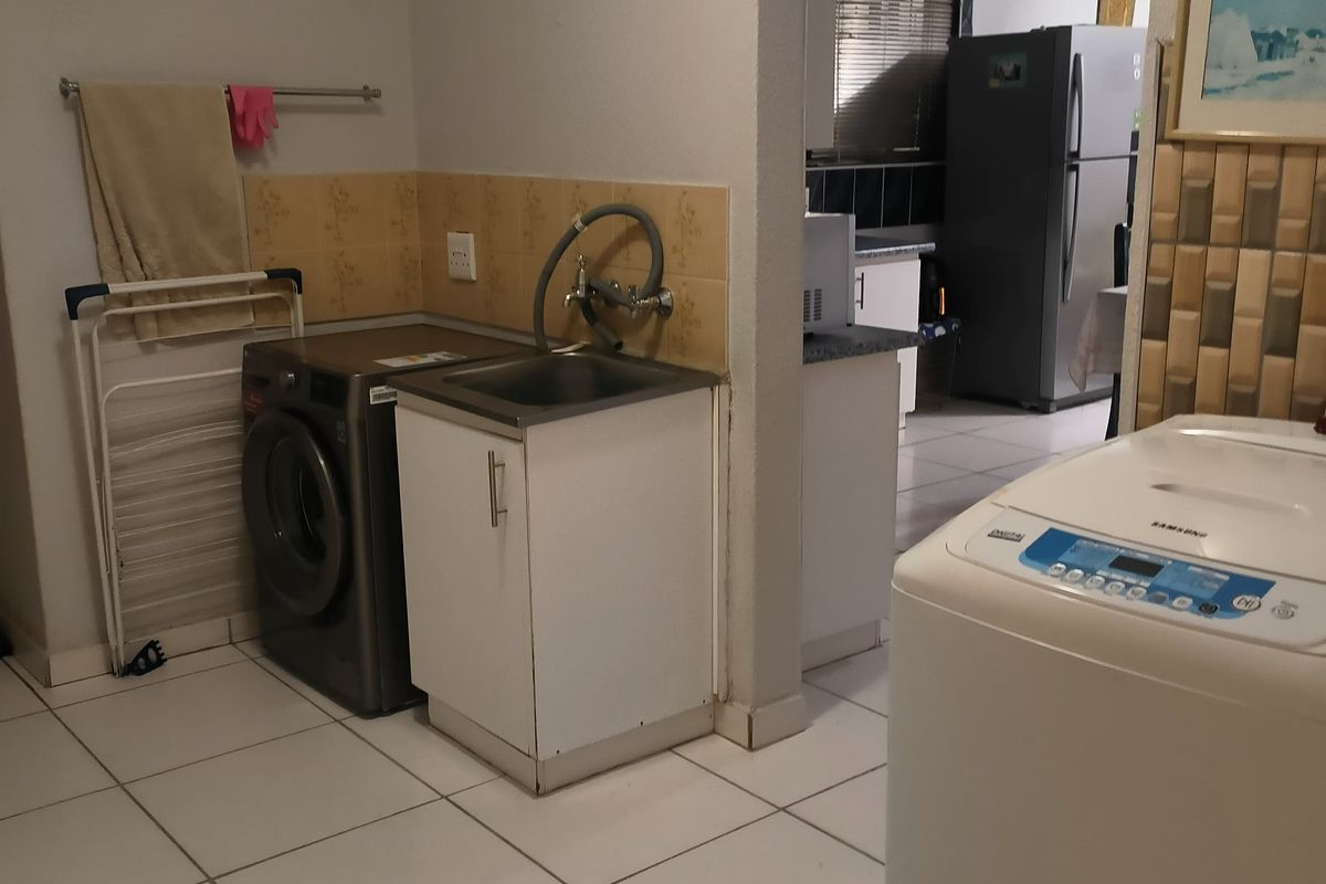 Four Bedroom House with an attached Granny flat For Sale in Collerville - Photo 5