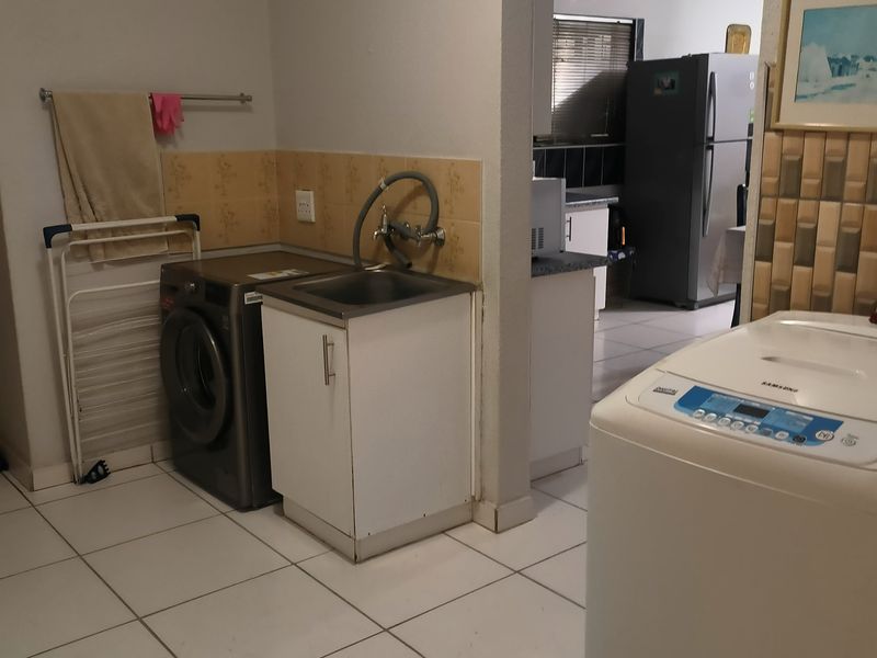 Four Bedroom House with an attached Granny flat For Sale in Collerville - Photo 5