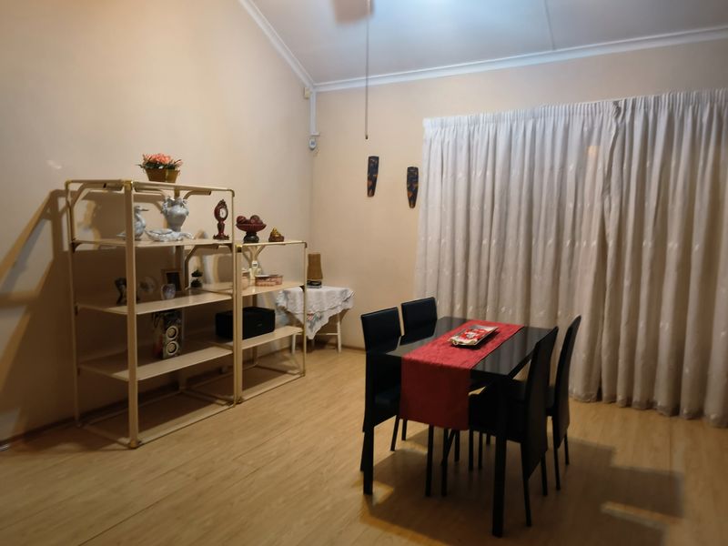 Four Bedroom House with an attached Granny flat For Sale in Collerville - Photo 8