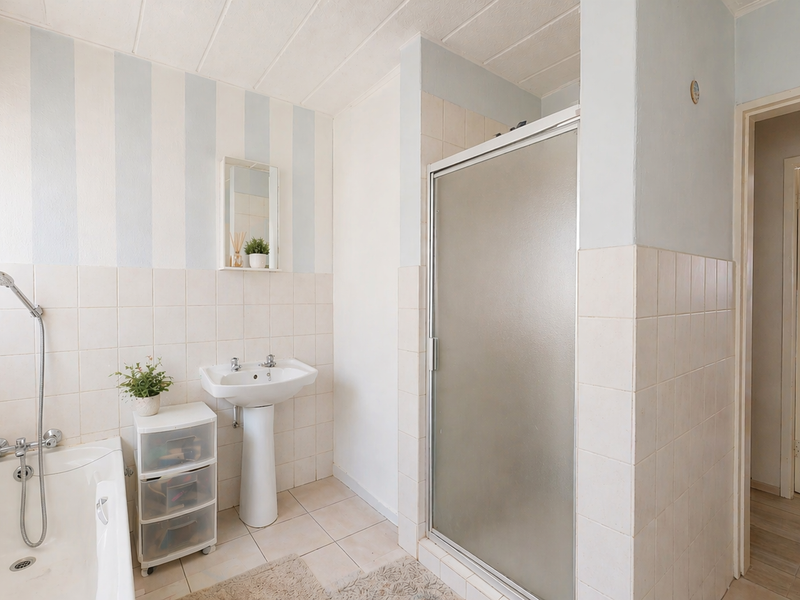 NON-DISTRESSED LUXURY AUCTION. BIDDING TO START FROM R640 000! - Photo 7