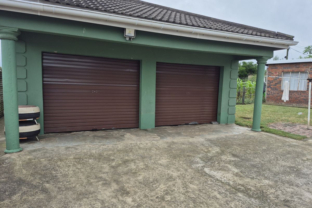 Charming, Secure Family Home Ready to Move In - Photo 3