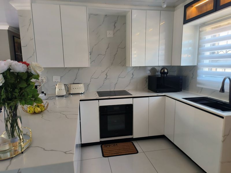 Beautiful 3 Bedroom Home For Sale in a Growing Suburb in Ellaton Ideal for First Time Buyers - Photo 2