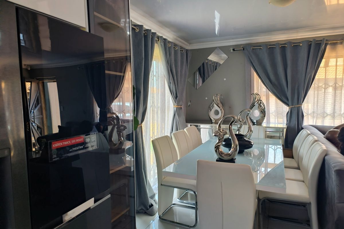 Beautiful 3 Bedroom Home For Sale in a Growing Suburb in Ellaton Ideal for First Time Buyers - Photo 3