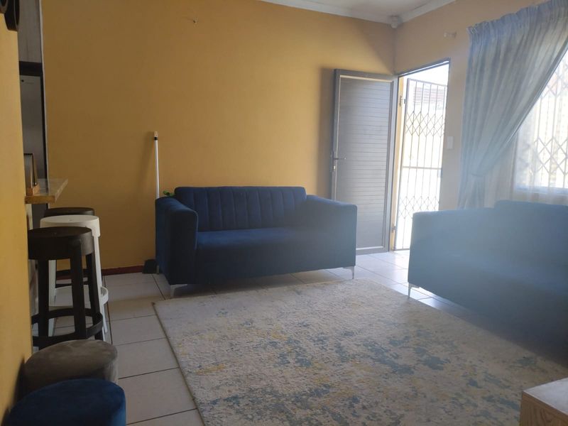 4 bedrooms family home in Amalinda - Photo 9