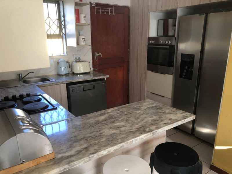 4 bedrooms family home in Amalinda - Photo 3