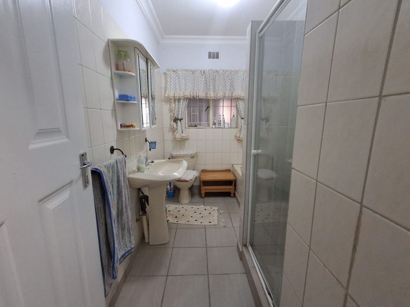 3-Bedroom Family Home with  Beautiful Garden for Sale - Photo 8