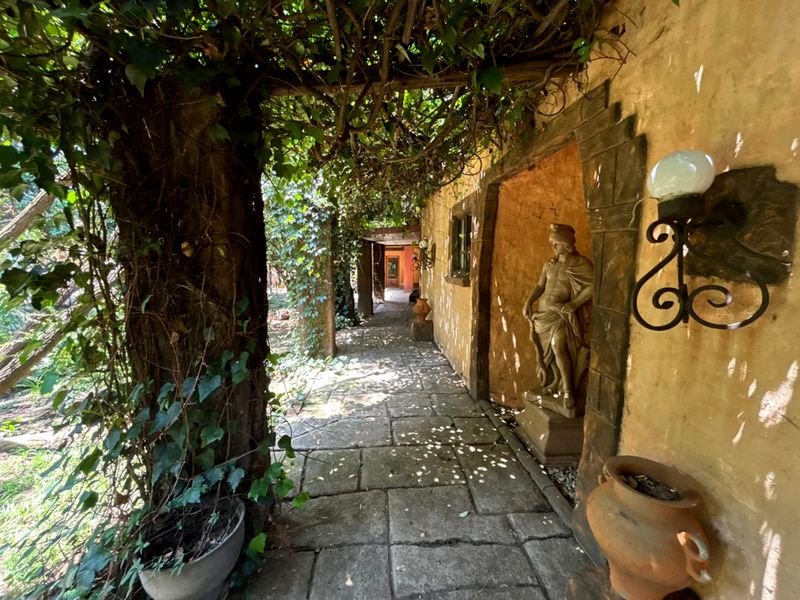 A Wedding Destination Waiting for Its Next Custodian - Photo 4