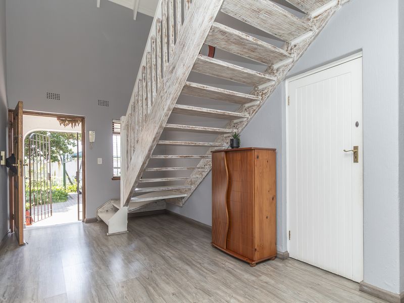 Modern, Spacious Lock and Go Duplex in Boutique Style Complex - Photo 2