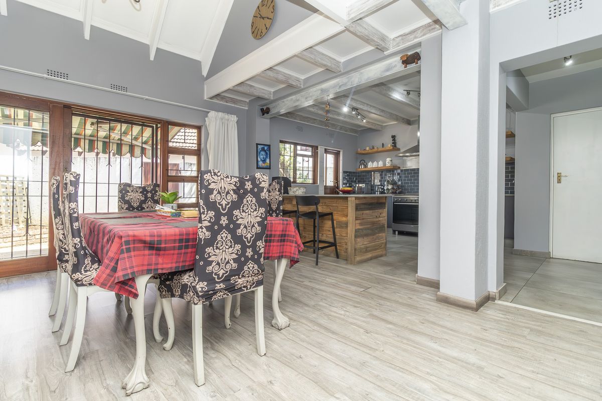 Modern, Spacious Lock and Go Duplex in Boutique Style Complex - Photo 4