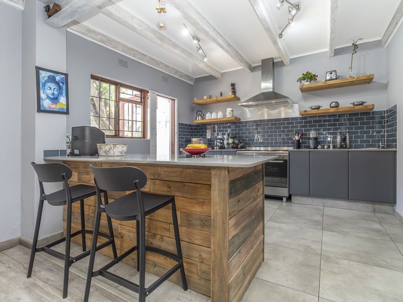 Modern, Spacious Lock and Go Duplex in Boutique Style Complex - Photo 5