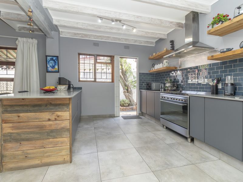 Modern, Spacious Lock and Go Duplex in Boutique Style Complex - Photo 8