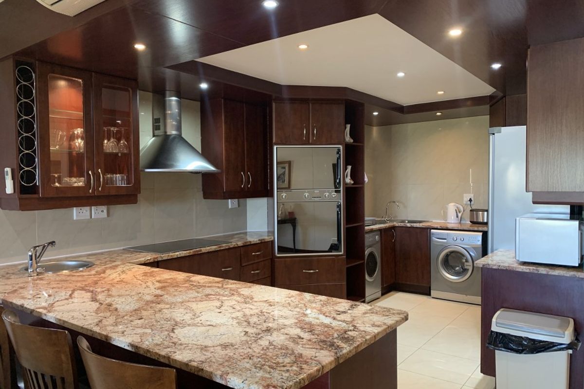 Elegant  Apartment with Ocean Views - Photo 3